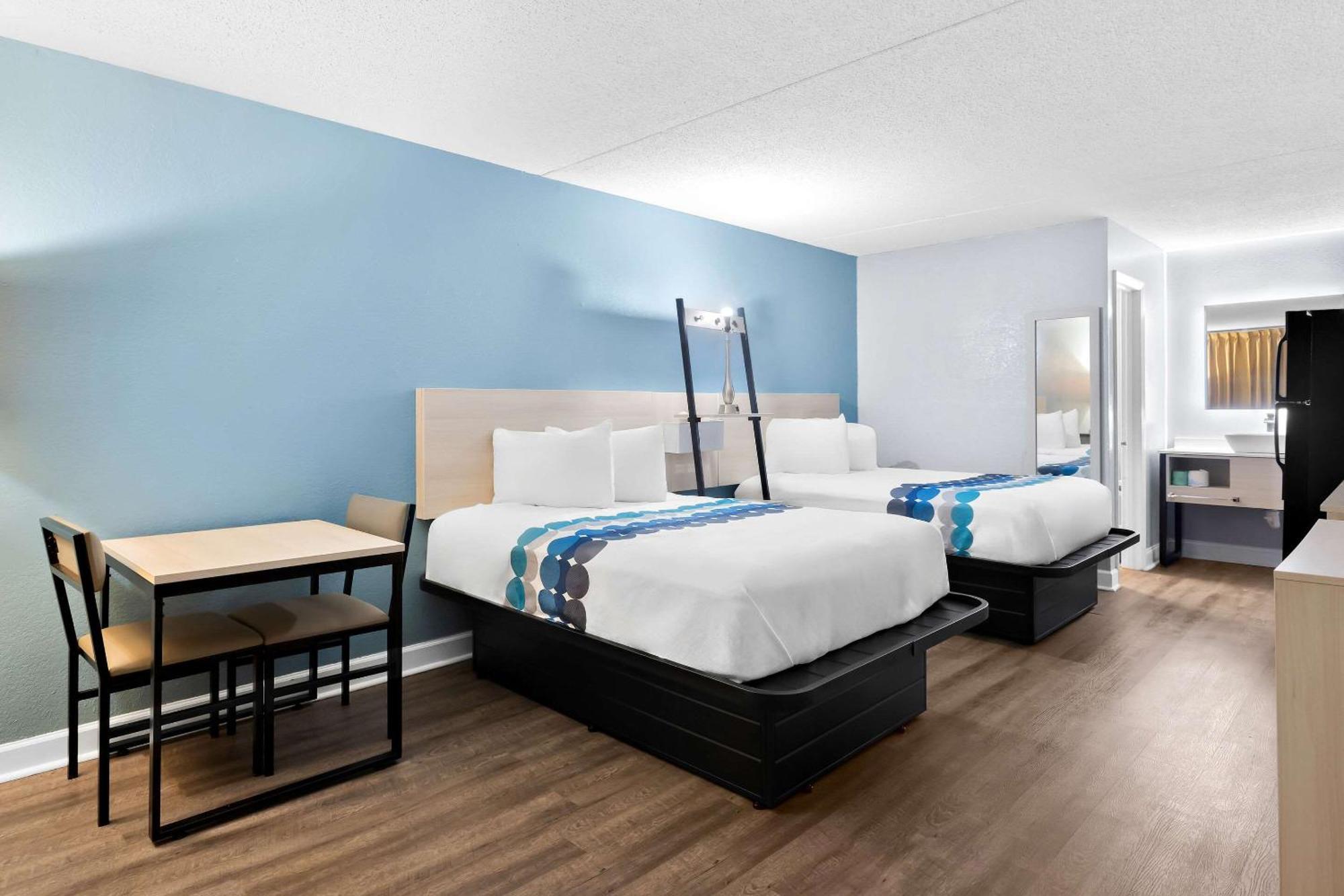 Suburban Studios By Choice Hotels - Award Winning - New 2024 - Walk To Eateries & Grocery - Ultra Sparkling - Garden Rooms - Designer Lighting & Right Off I-95 - Proudly An All American Managed Property Brunswick Exteriér fotografie