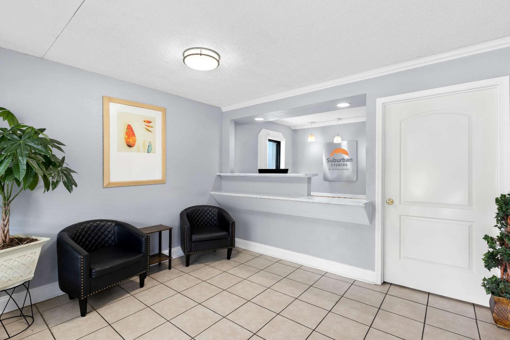 Suburban Studios By Choice Hotels - Award Winning - New 2024 - Walk To Eateries & Grocery - Ultra Sparkling - Garden Rooms - Designer Lighting & Right Off I-95 - Proudly An All American Managed Property Brunswick Exteriér fotografie